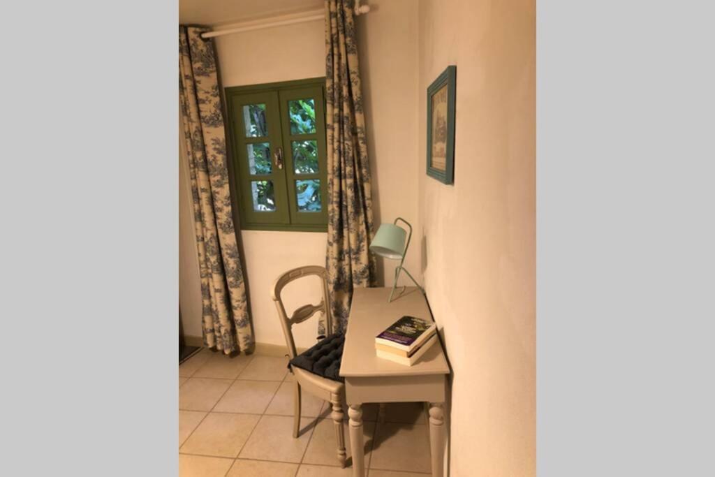 Uzes A Pied, Appartement Dans Cadre D'Exception Eksteriør billede